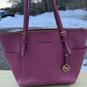 Michael Kors Jet Set Tote